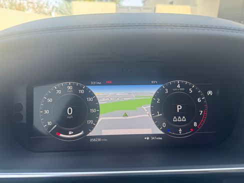 Used 2020 Land Rover Range Rover HSE image 11