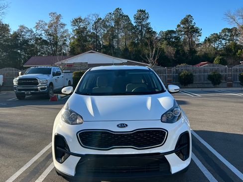 Used 2021 Kia Sportage LX w/ LX Fwd Popular Package image 2