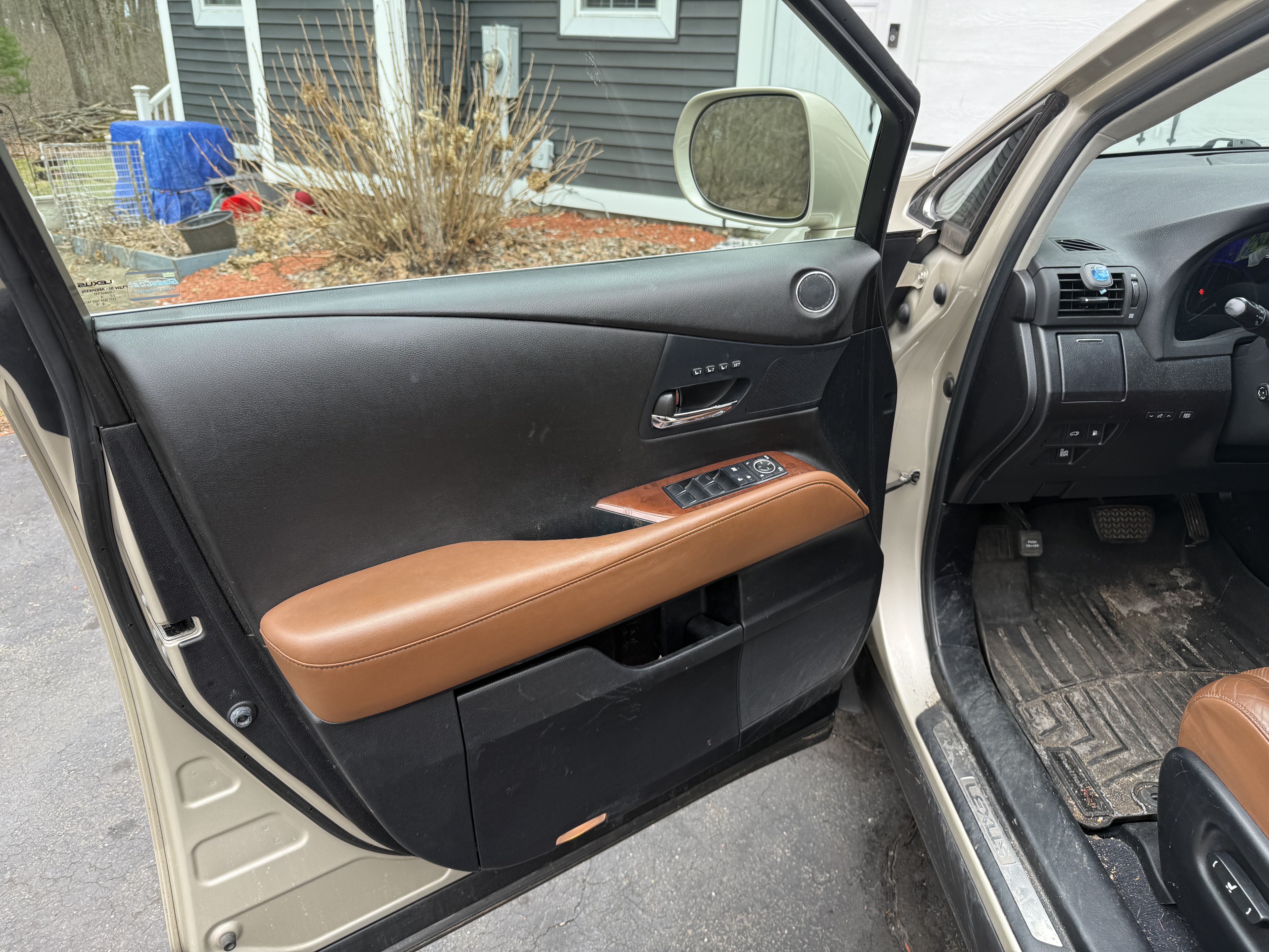Used 2015 Lexus RX 450h AWD image 9