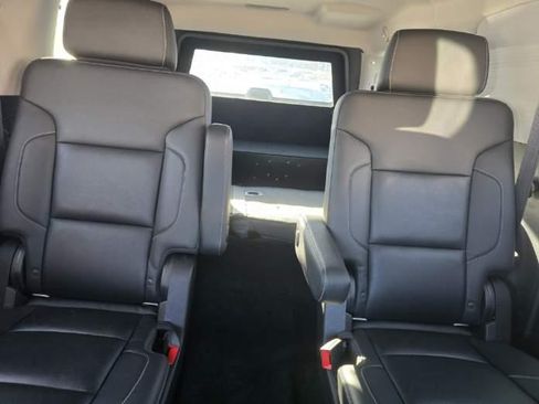 Used 2019 Chevrolet Suburban 3500 LT image 11