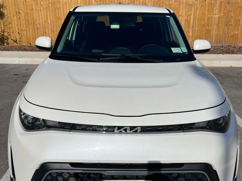 Used 2023 Kia Soul LX w/ LX Technology Package image 16