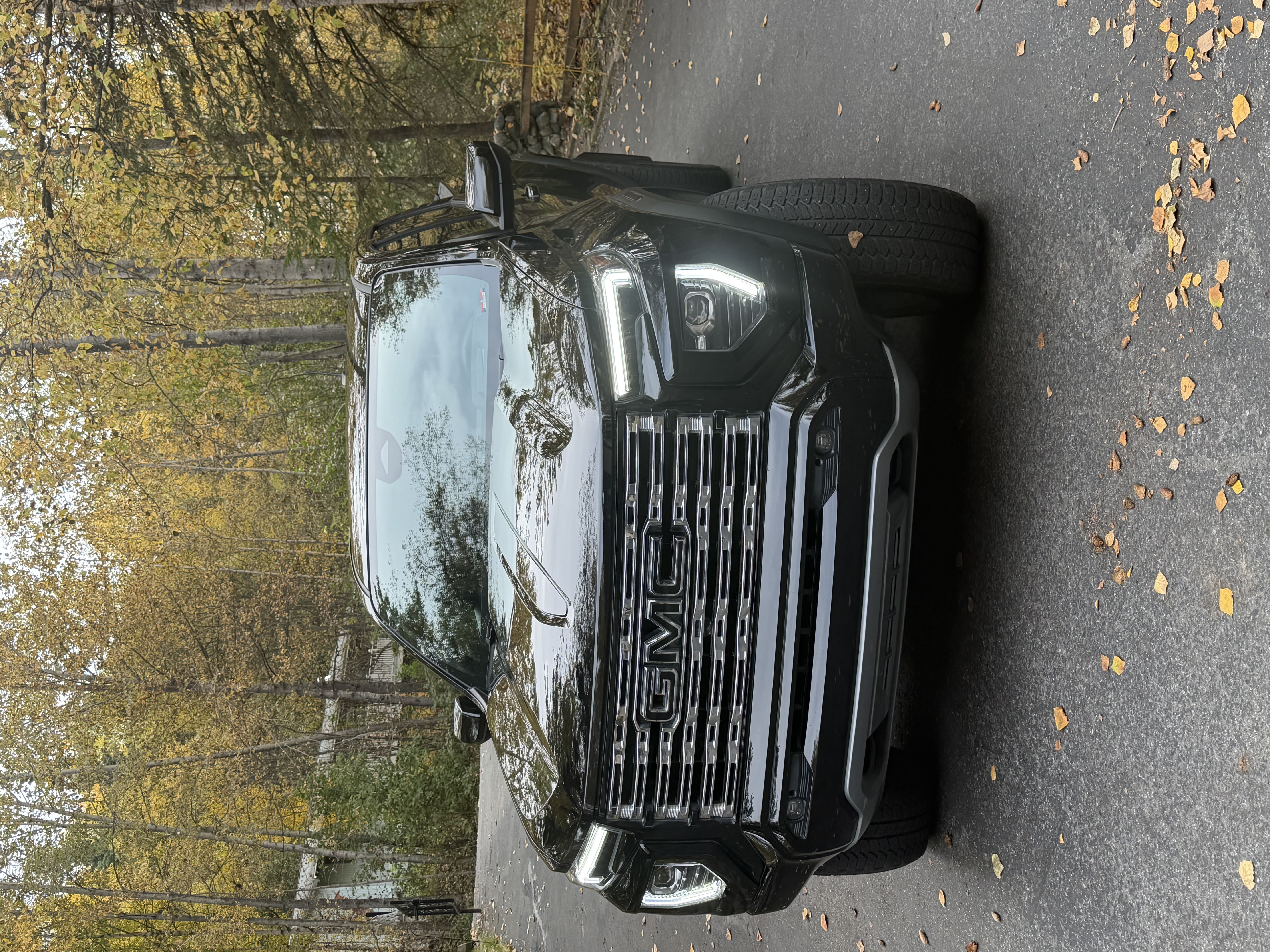 Used 2023 GMC Canyon Denali AWD/4WD image 2