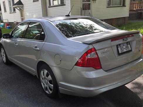 Used 2010 Ford Fusion SE FWD image 5