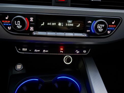 Used 2017 Audi A4 2.0T allroad Prestige image 9