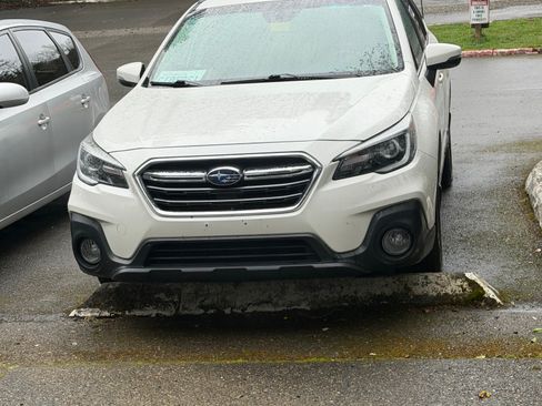 Used 2018 Subaru Outback 2.5i Limited AWD/4WD image 1