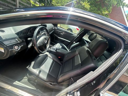Used 2010 Mercedes-Benz E 350 4MATIC Sedan image 9