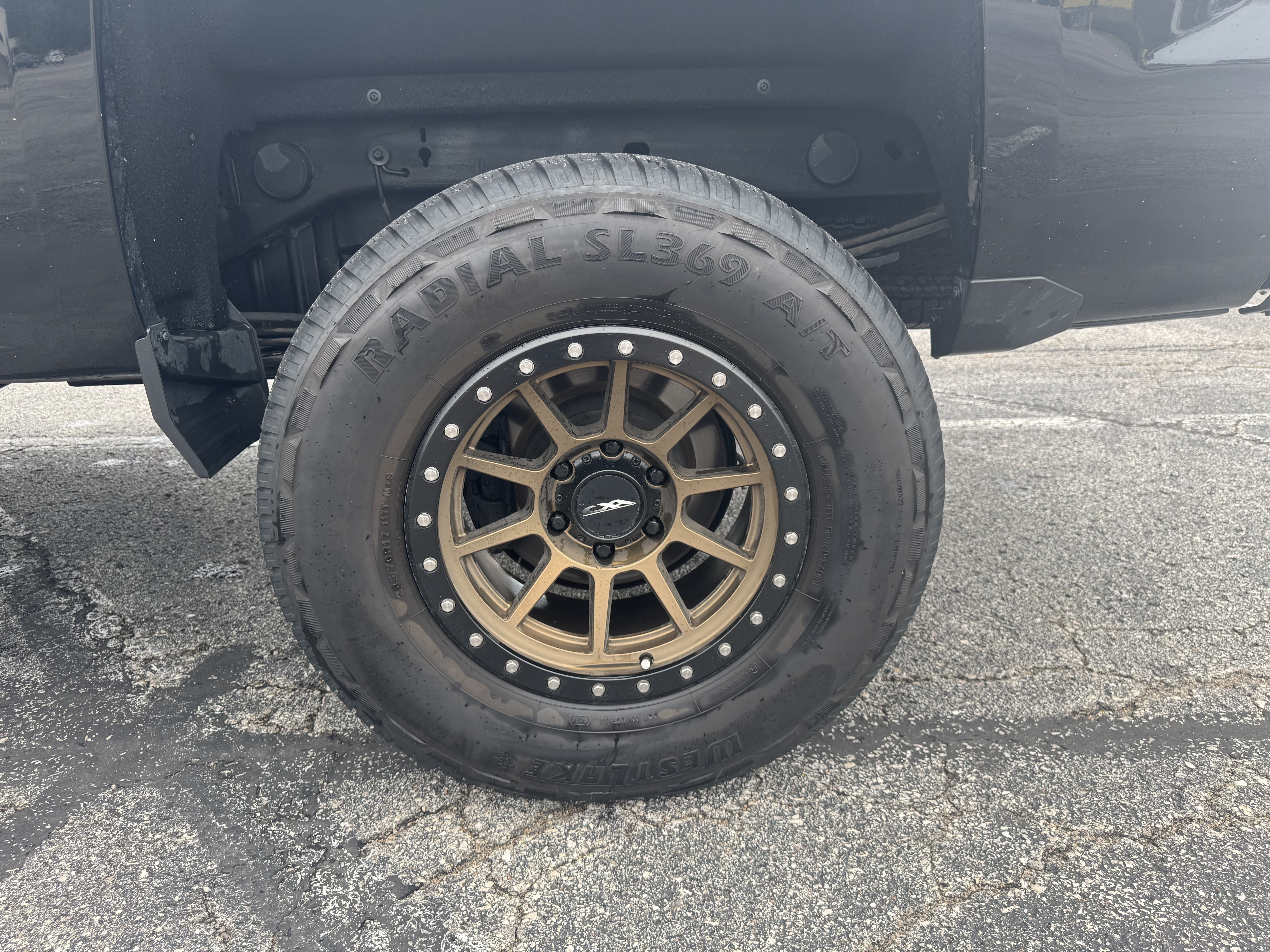 Used 2017 Chevrolet Silverado 1500 LT w/ All Star Edition AWD/4WD image 6