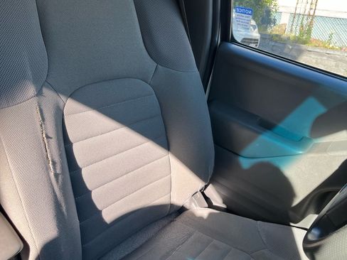 Used 2017 Nissan Frontier S image 5