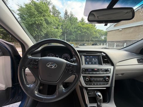 Used 2016 Hyundai Sonata Sport w/ Option Group 1V FWD image 8