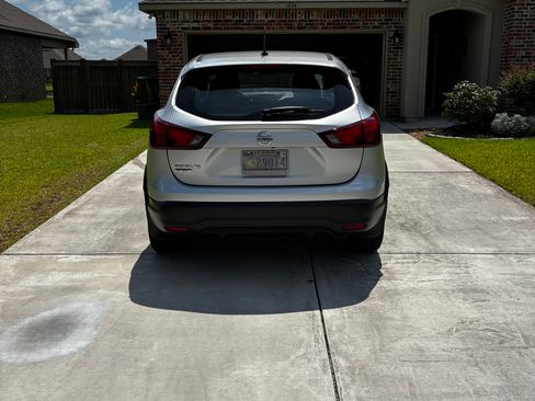 Used 2017 Nissan Rogue Sport S w/ S Appearance Package FWD image 6