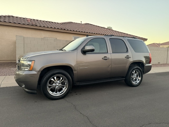 Used 2011 Chevrolet Tahoe LT w/ Luxury Package AWD/4WD image 4