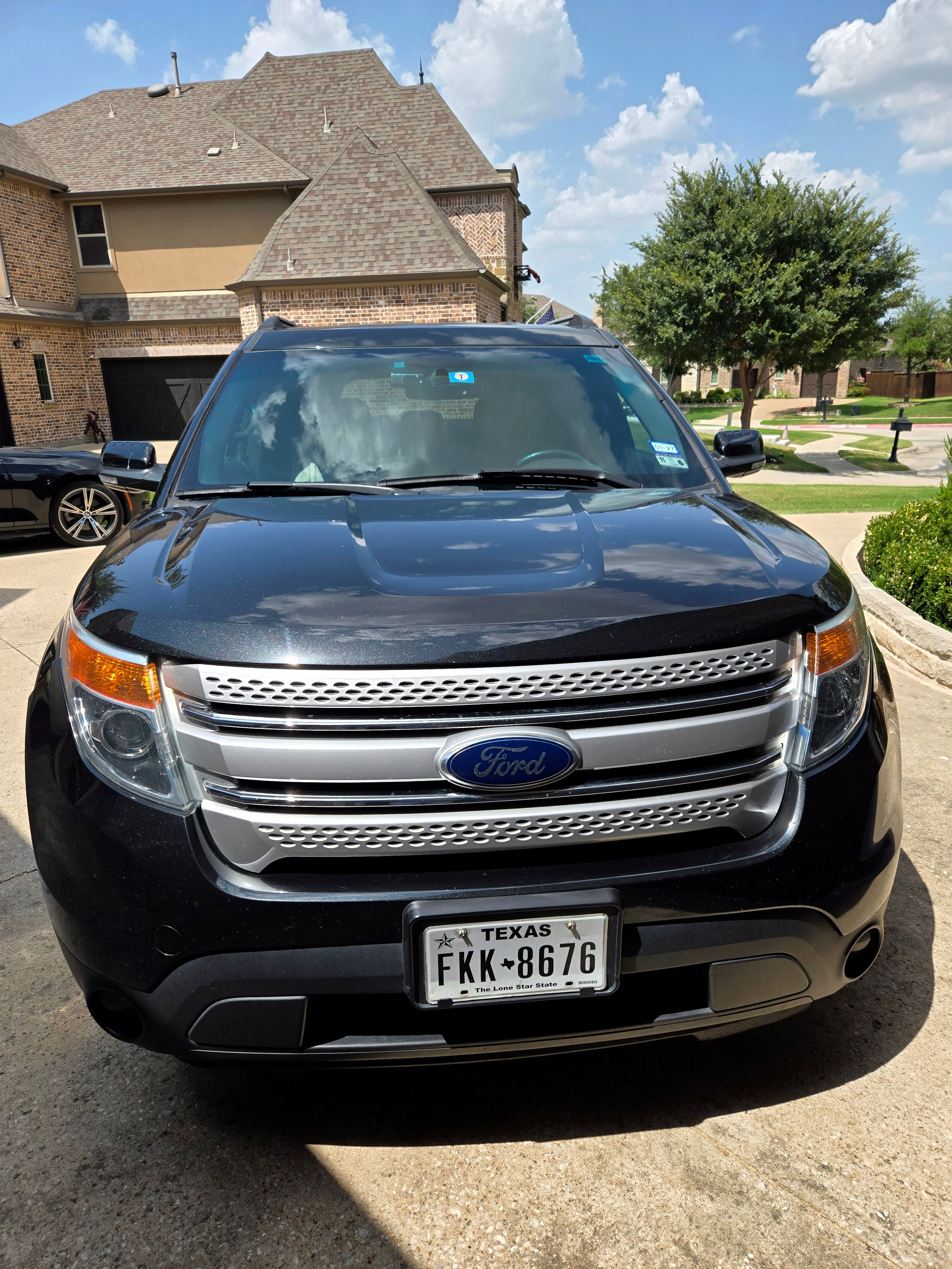 Used 2015 Ford Explorer XLT w/ Equipment Group 202A FWD image 4
