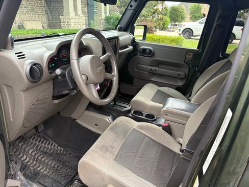 Used 2008 Jeep Wrangler Unlimited X AWD/4WD image 5