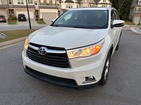Used 2014 Toyota Highlander Limited FWD image 2