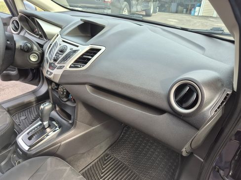 Used 2013 Ford Fiesta SE image 22
