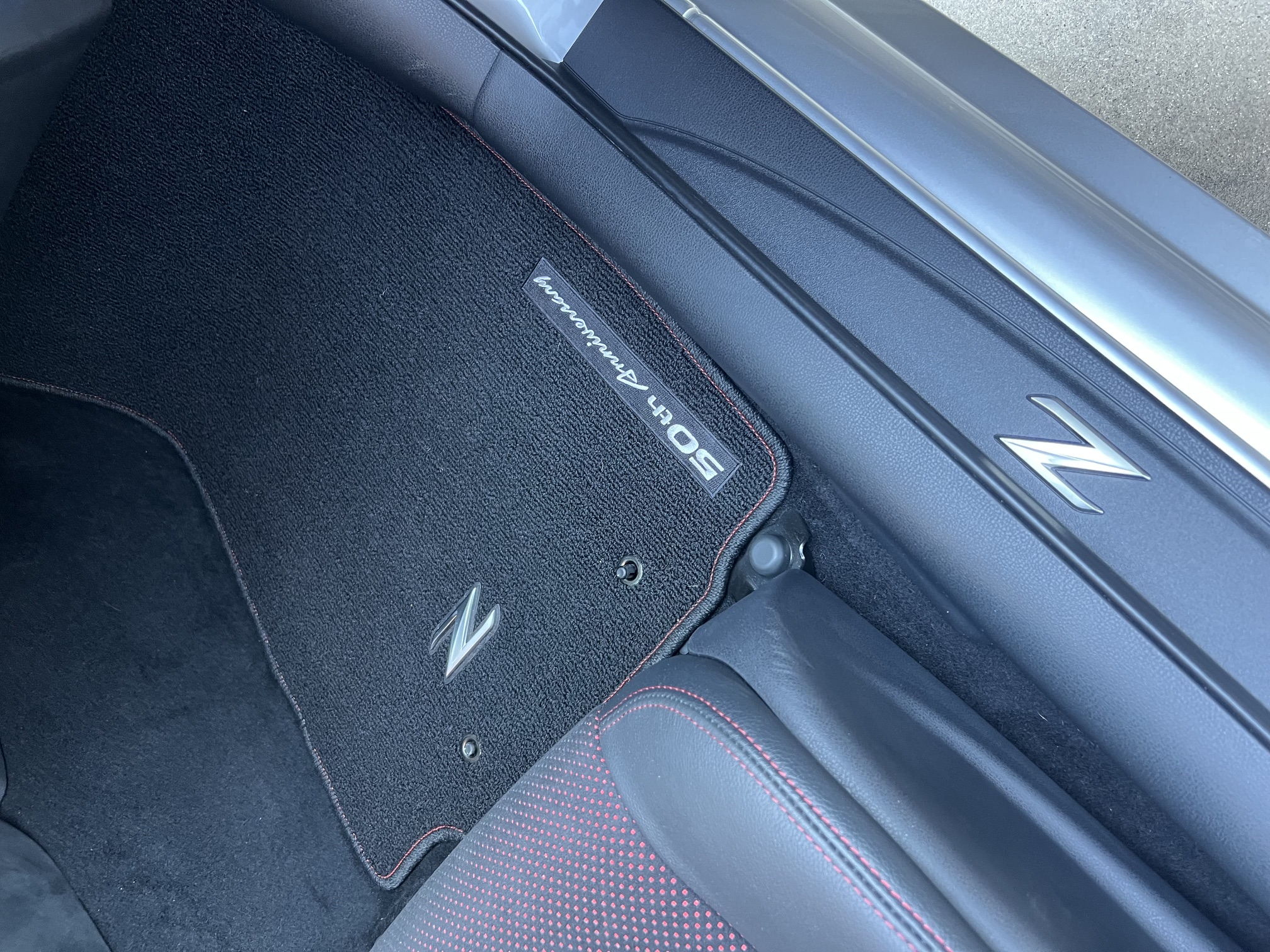 Used 2020 Nissan 370Z Coupe RWD image 15