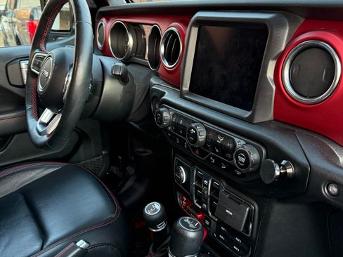 Used 2020 Jeep Wrangler Unlimited Rubicon AWD/4WD image 4