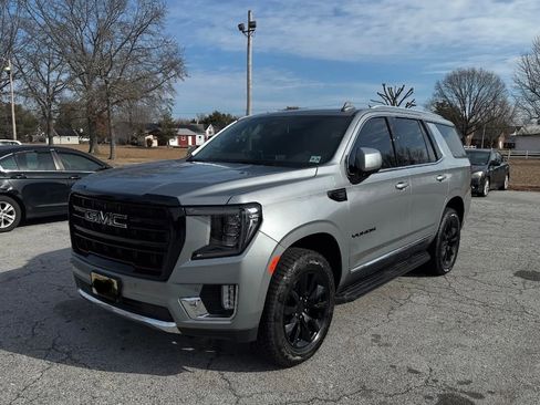 Used 2024 GMC Yukon SLT w/ SLT Luxury Package AWD/4WD image 6