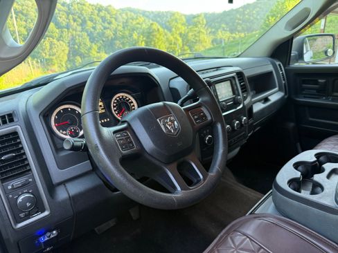 Used 2014 RAM 1500 Express AWD/4WD image 6