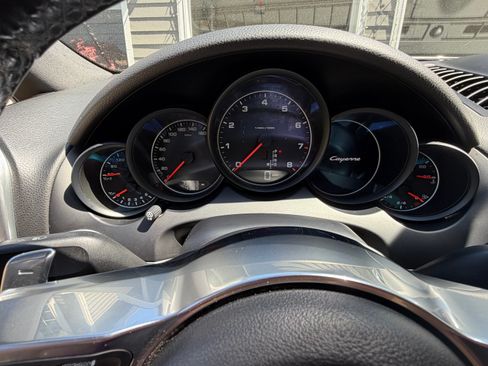 Used 2016 Porsche Cayenne AWD/4WD image 12