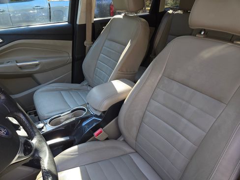 Used 2014 Ford Escape Titanium image 2