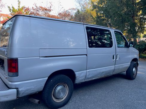 Used 2002 Ford E-350 and Econoline 350 Van image 6