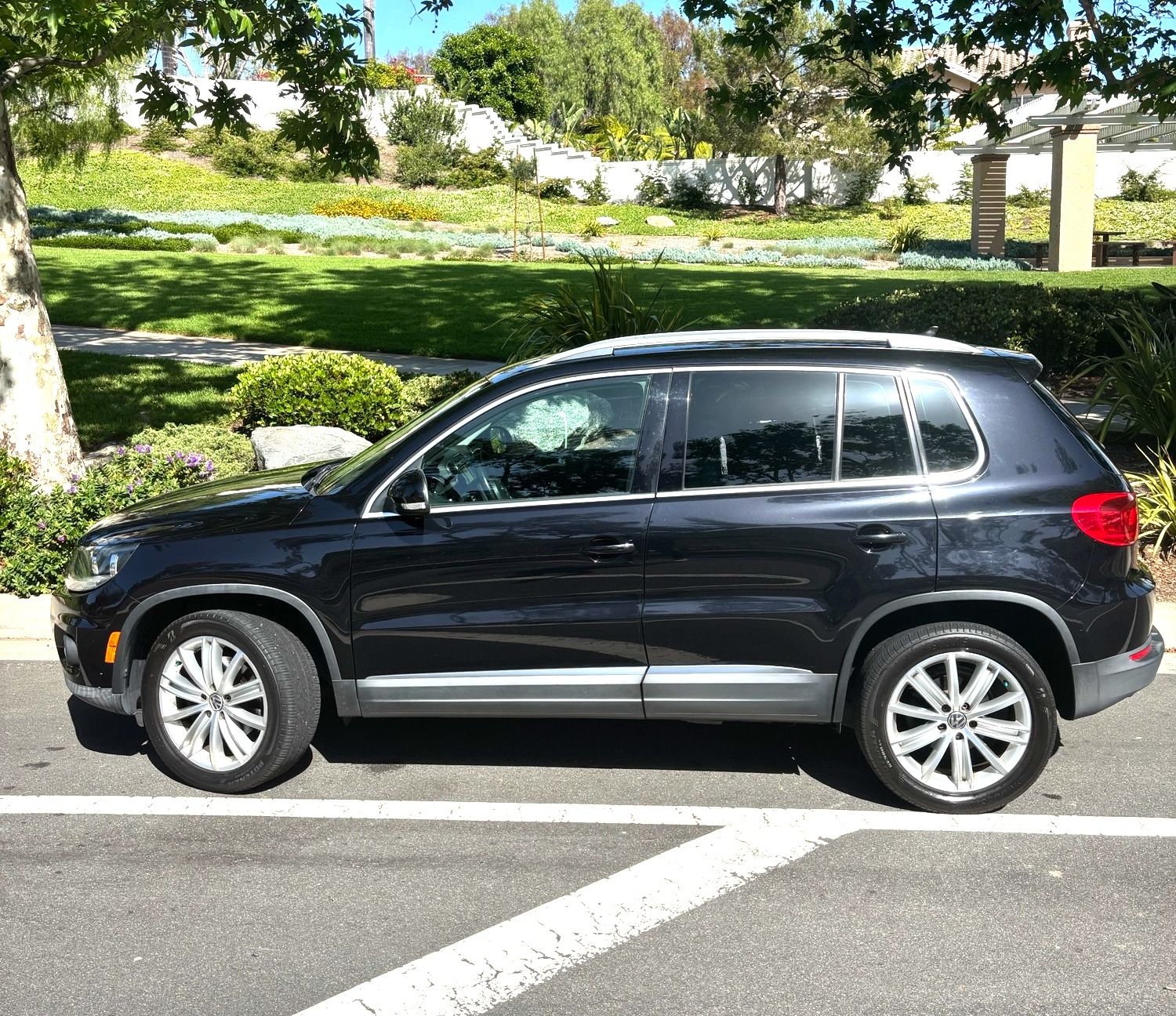 Used 2014 Volkswagen Tiguan SEL FWD image 5