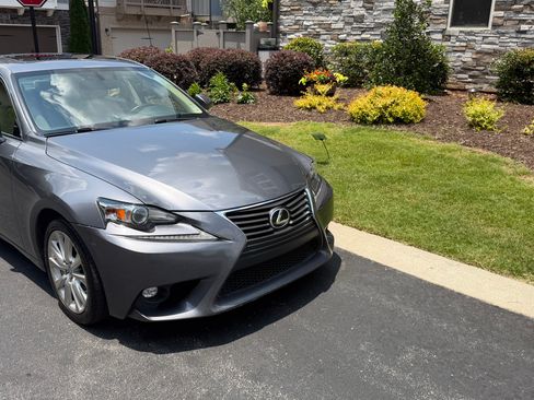Used 2016 Lexus IS 200t RWD image 1