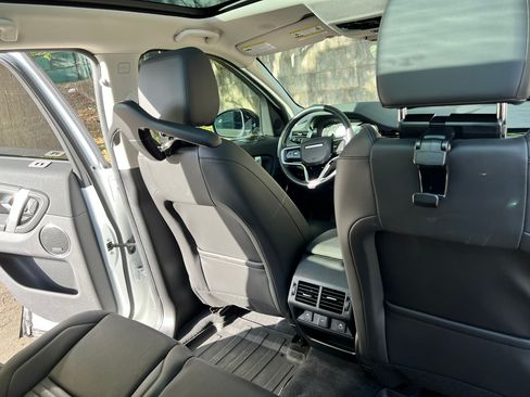 Used 2023 Land Rover Discovery Sport S image 14