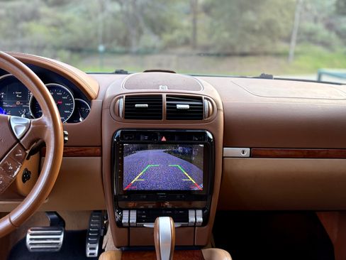 Used 2004 Porsche Cayenne Turbo image 12