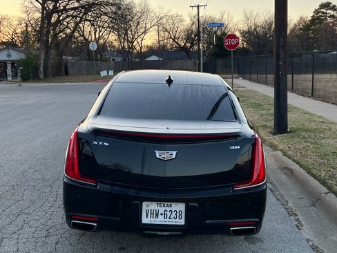Used 2018 Cadillac XTS Luxury image 4