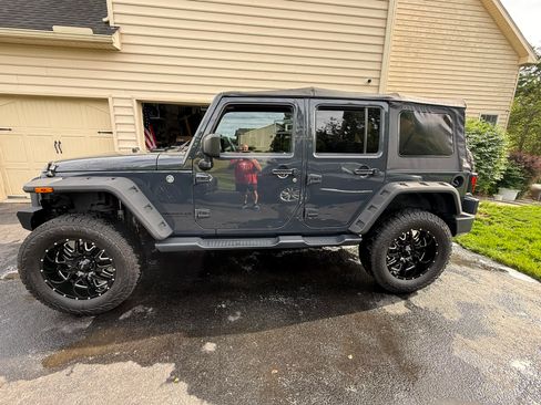 Used 2016 Jeep Wrangler Unlimited Sport w/ Quick Order Package 23S AWD/4WD image 2