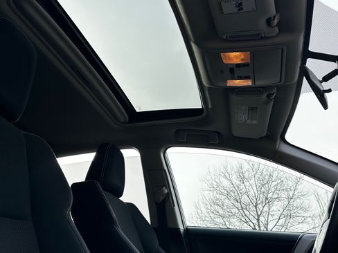 Used 2016 Toyota RAV4 XLE image 16