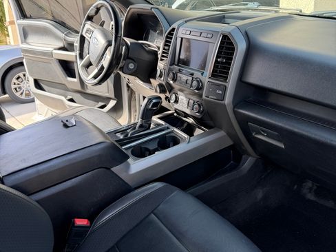 Used 2019 Ford F150 Raptor w/ Equipment Group 801A Mid image 9