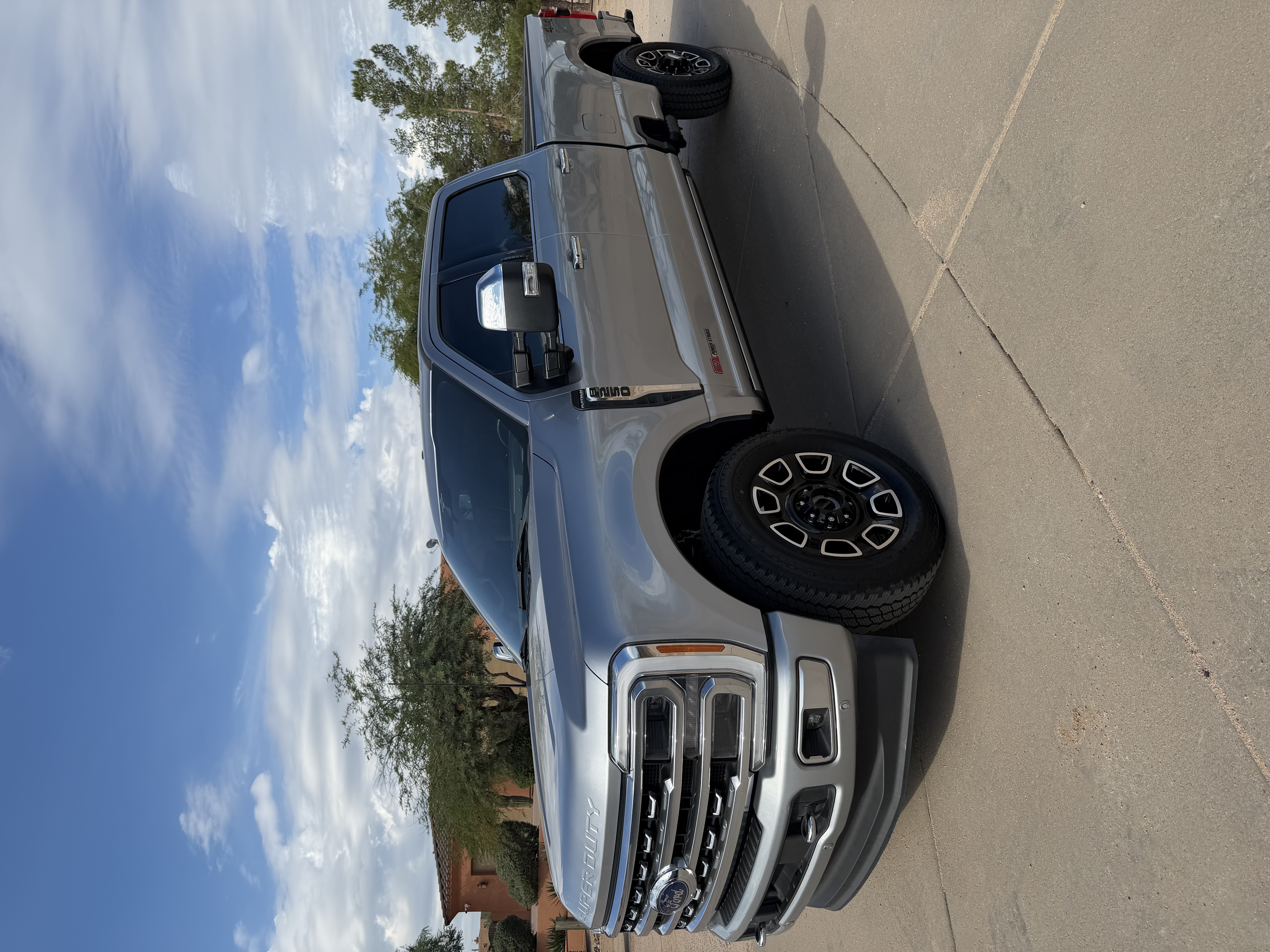 Used 2023 Ford F250 Platinum AWD/4WD image 1