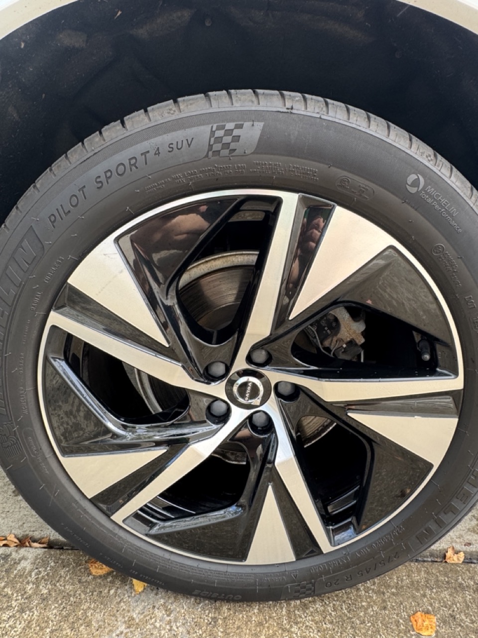 Used 2020 Volvo XC90 T6 R-Design w/ Advanced Package AWD/4WD image 17