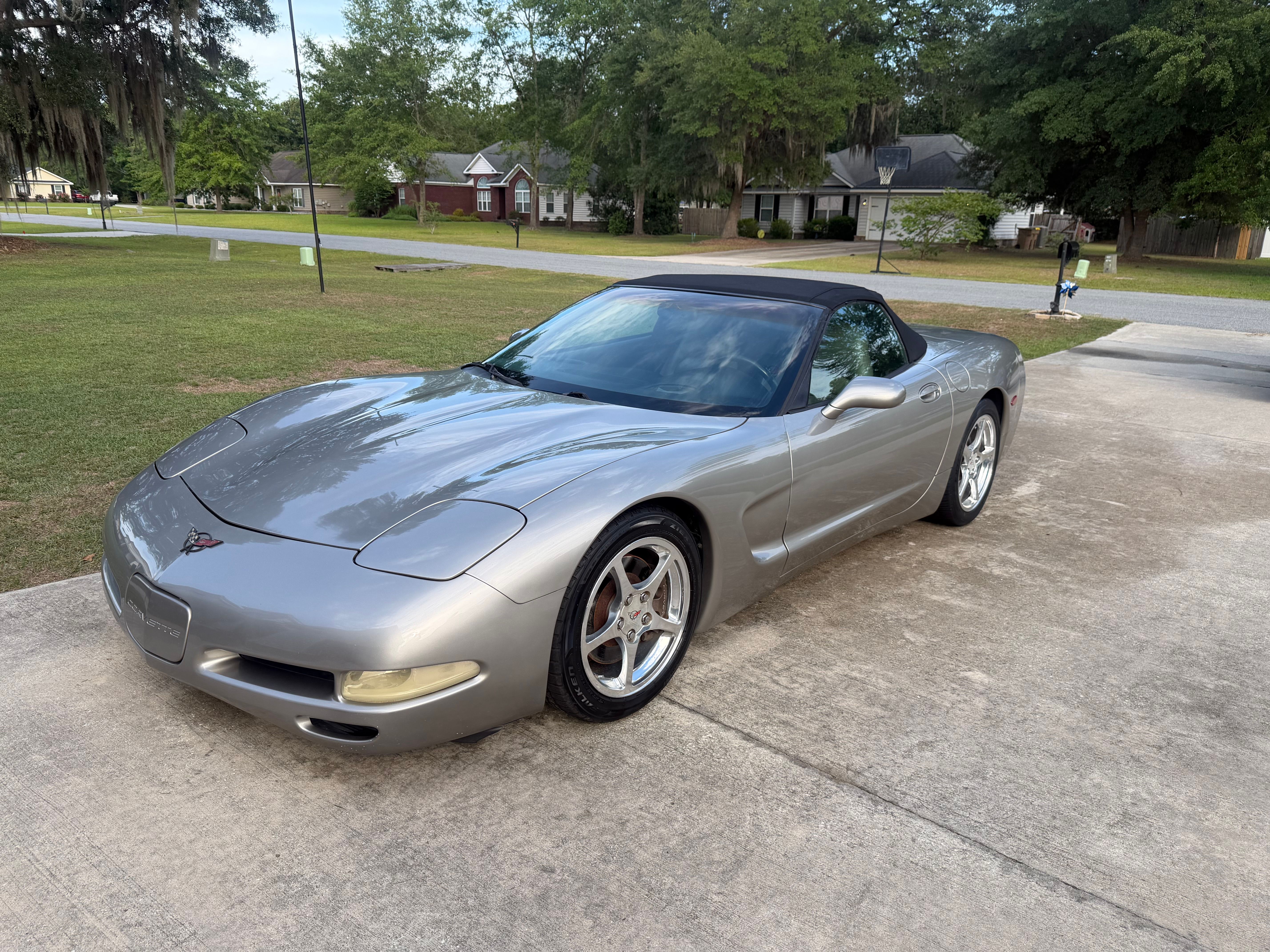 Used 2001 Chevrolet Corvette Convertible w/ Preferred Equipment Group2 RWD image 14