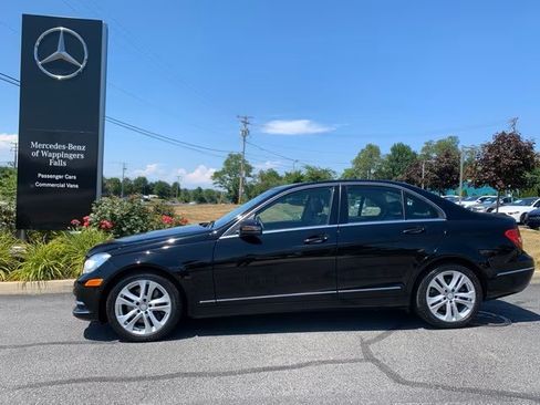 Used 2014 Mercedes-Benz C 300 4MATIC Sedan image 4