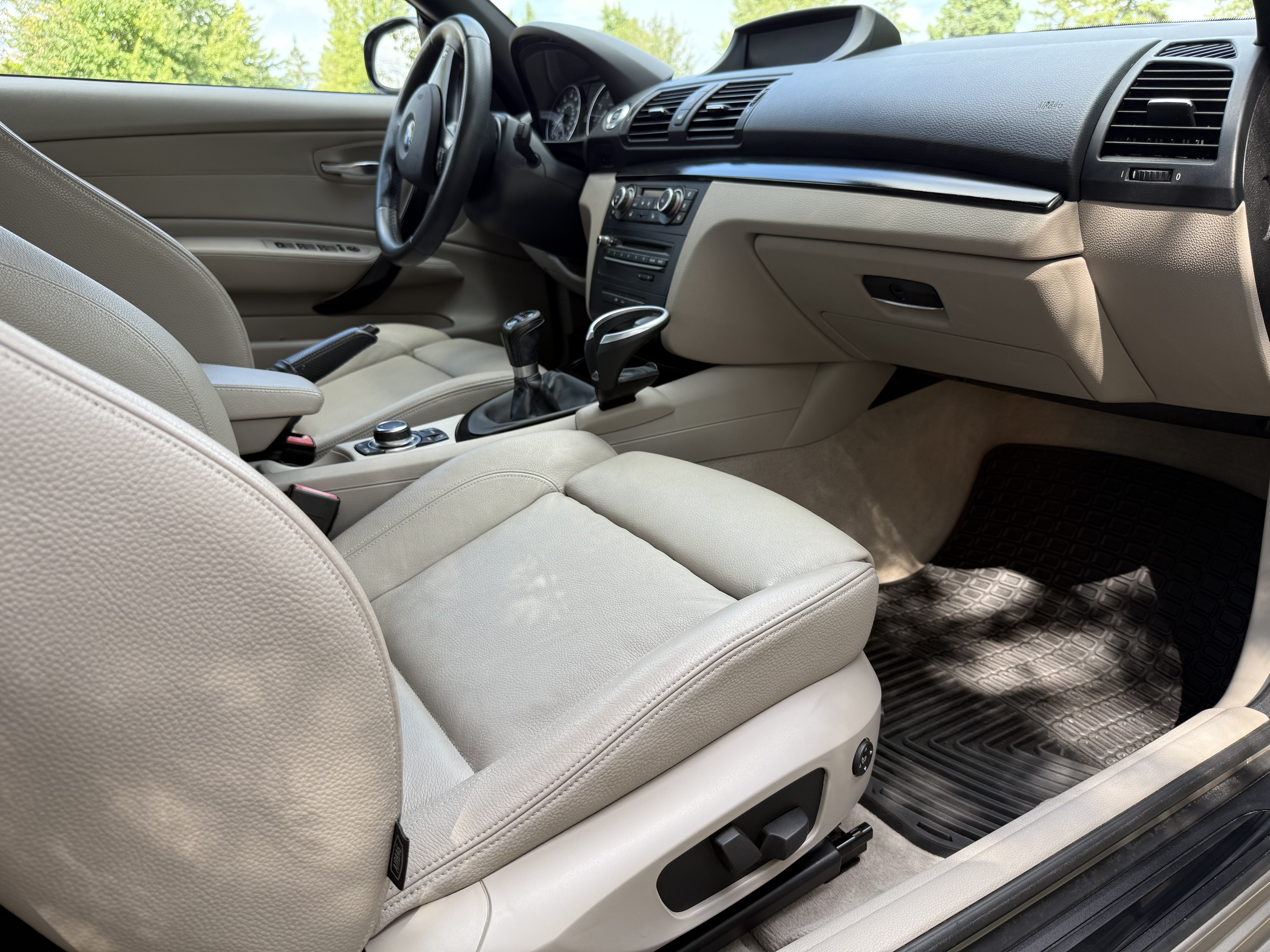 Used 2011 BMW 135i Convertible RWD image 28