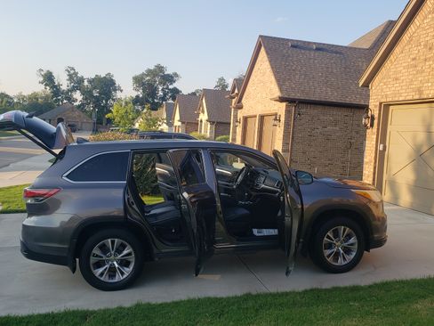 Used 2014 Toyota Highlander Plus image 6