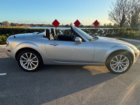 Used 2008 MAZDA MX-5 Miata Grand Touring w/ Premium Pkg image 12