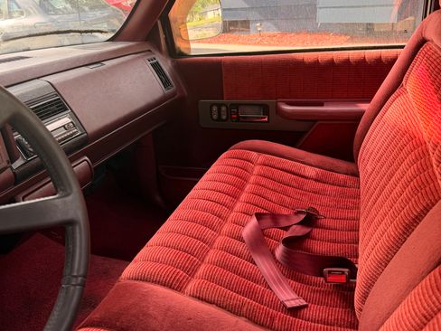 Used 1992 Chevrolet Silverado 1500 2WD Regular Cab image 9