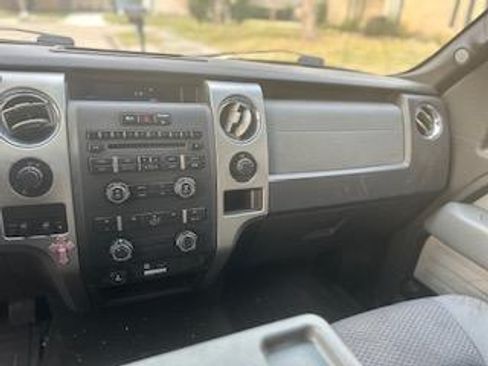 Used 2012 Ford F150 XLT w/ XLT Chrome Pkg image 5