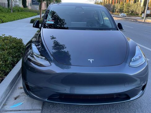 Used 2024 Tesla Model Y Long Range image 8