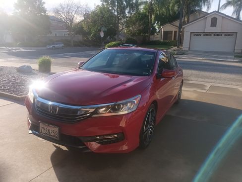 Used 2017 Honda Accord Sport image 6