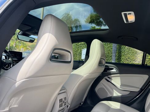 Used 2015 Mercedes-Benz CLA 250 image 12