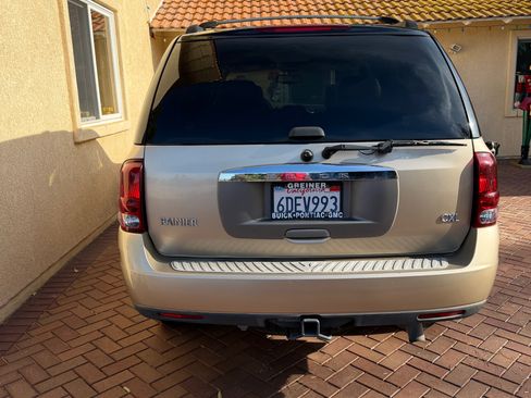 Used 2004 Buick Rainier CXL Plus w/ Convenience Package image 9