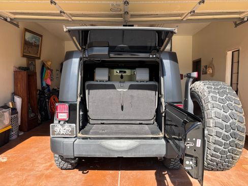 Used 2010 Jeep Wrangler Sport w/ Black Appearance Group image 13