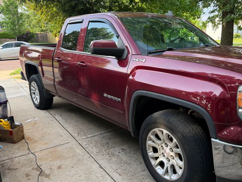 Used 2015 GMC Sierra 1500 SLE w/ SLE Value Package AWD/4WD image 1