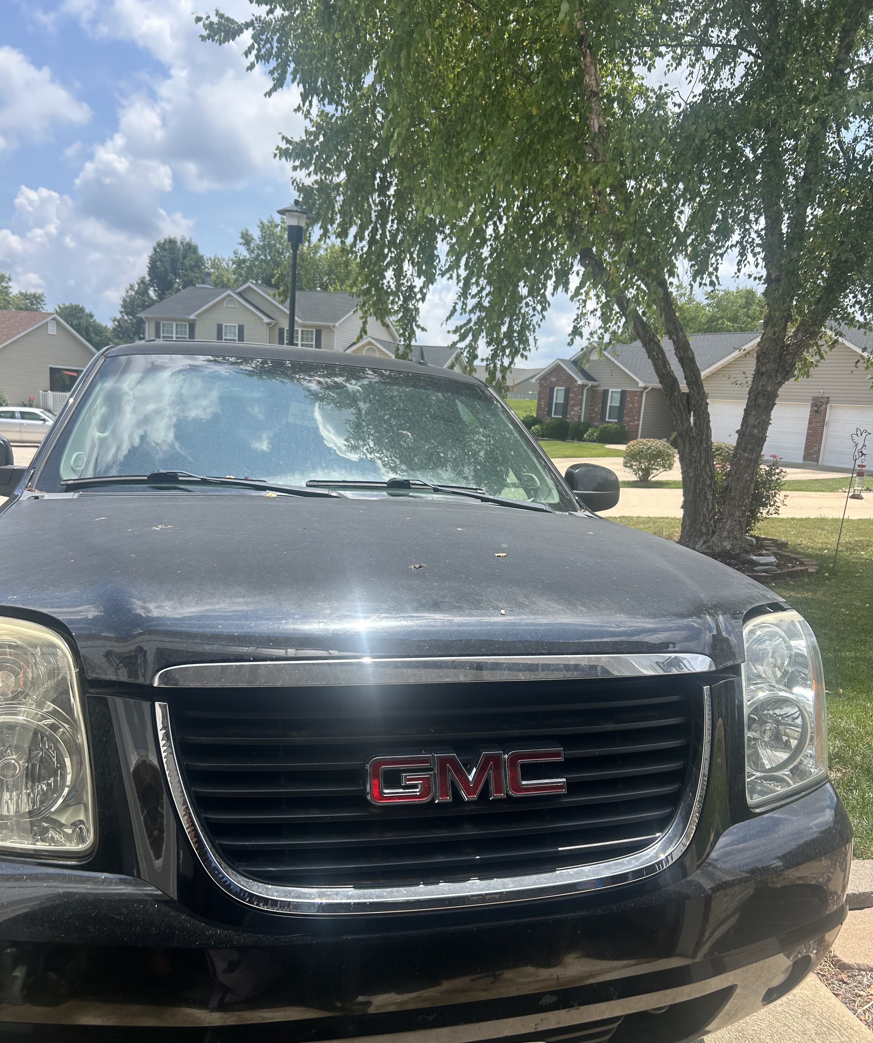 Used 2013 GMC Yukon XL SLT w/ SLT-2 Equipment Package AWD/4WD image 1
